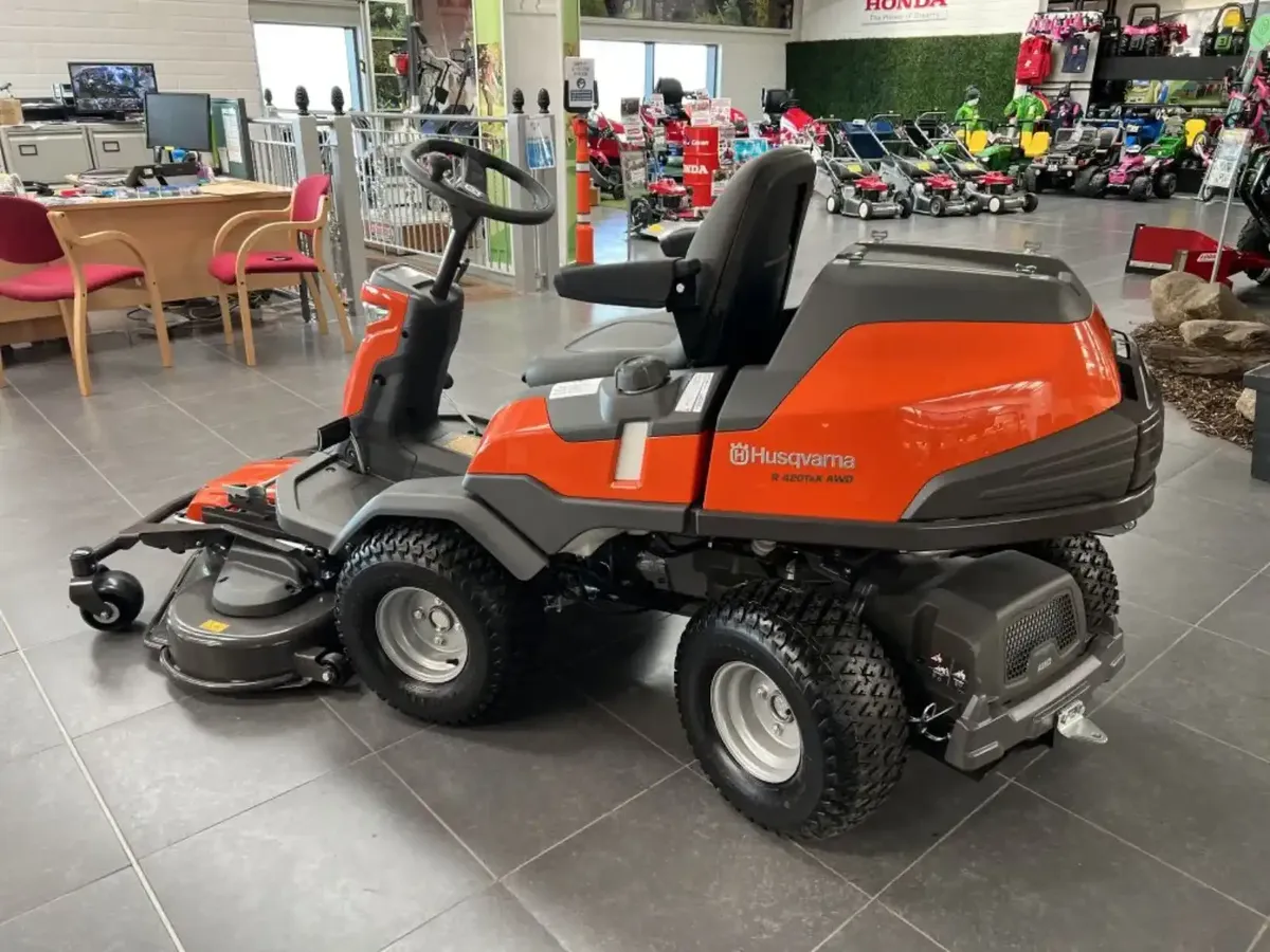 Husqvarna 420TsX AWD Pro Rider - Image 3