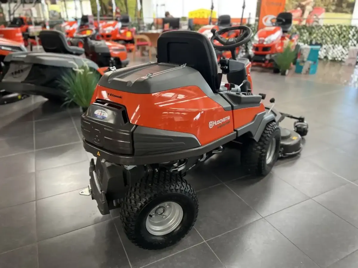 Husqvarna 420TsX AWD Pro Rider - Image 4