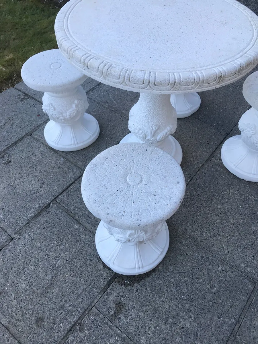 Stone garden table and 4 chairs - Image 4