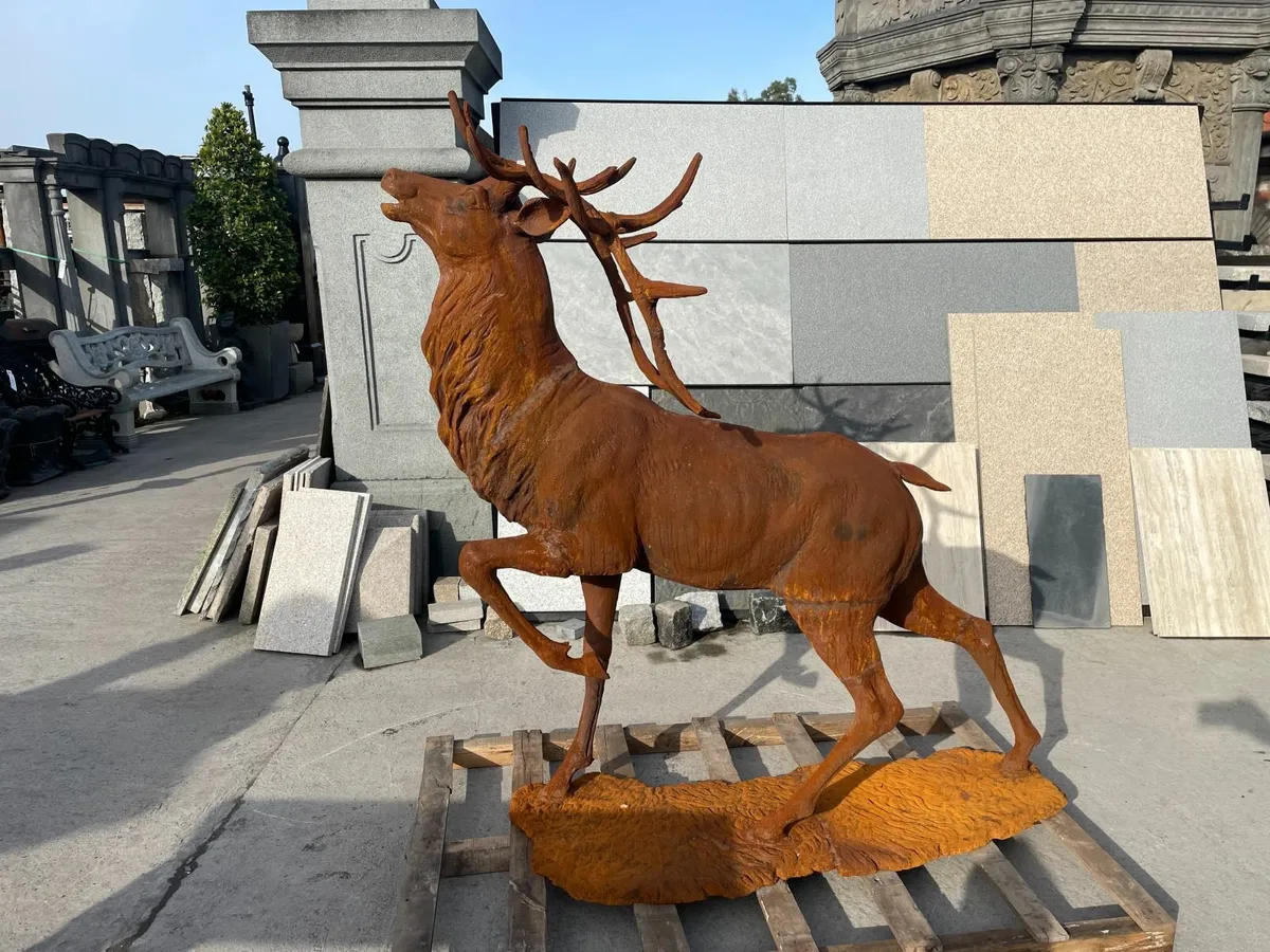 Large cast iron stag - Image 1