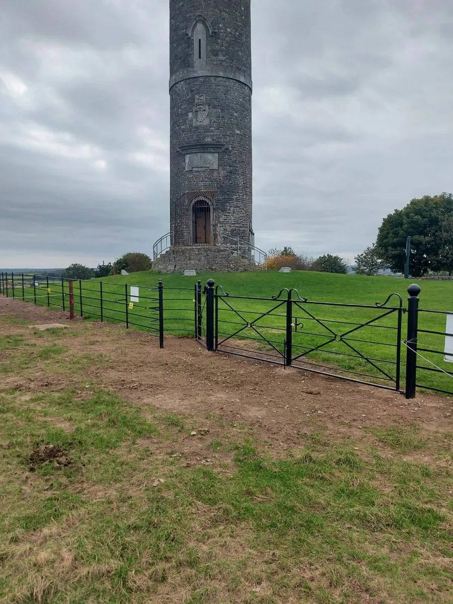 Estate fencing & gates - Image 1