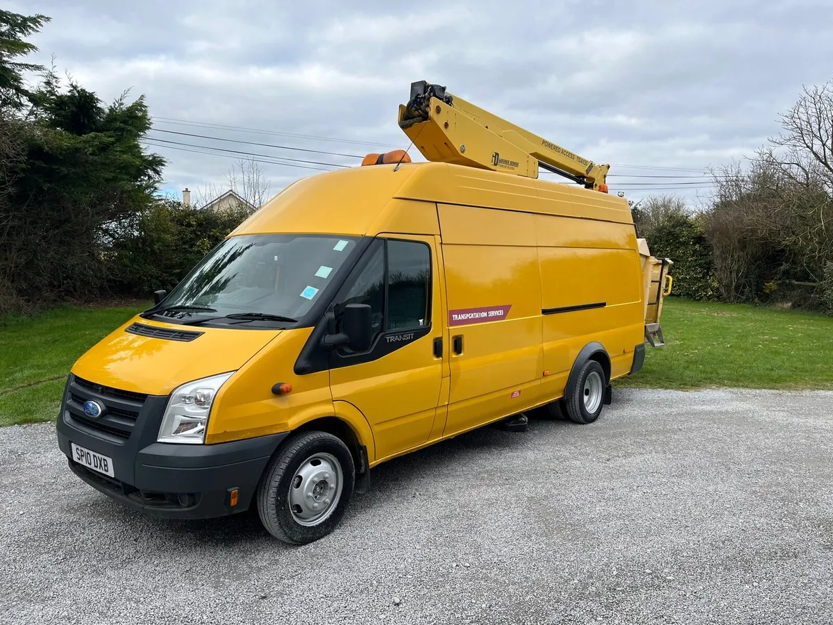 2010 Ford Transit Cherry 13.5m Picker