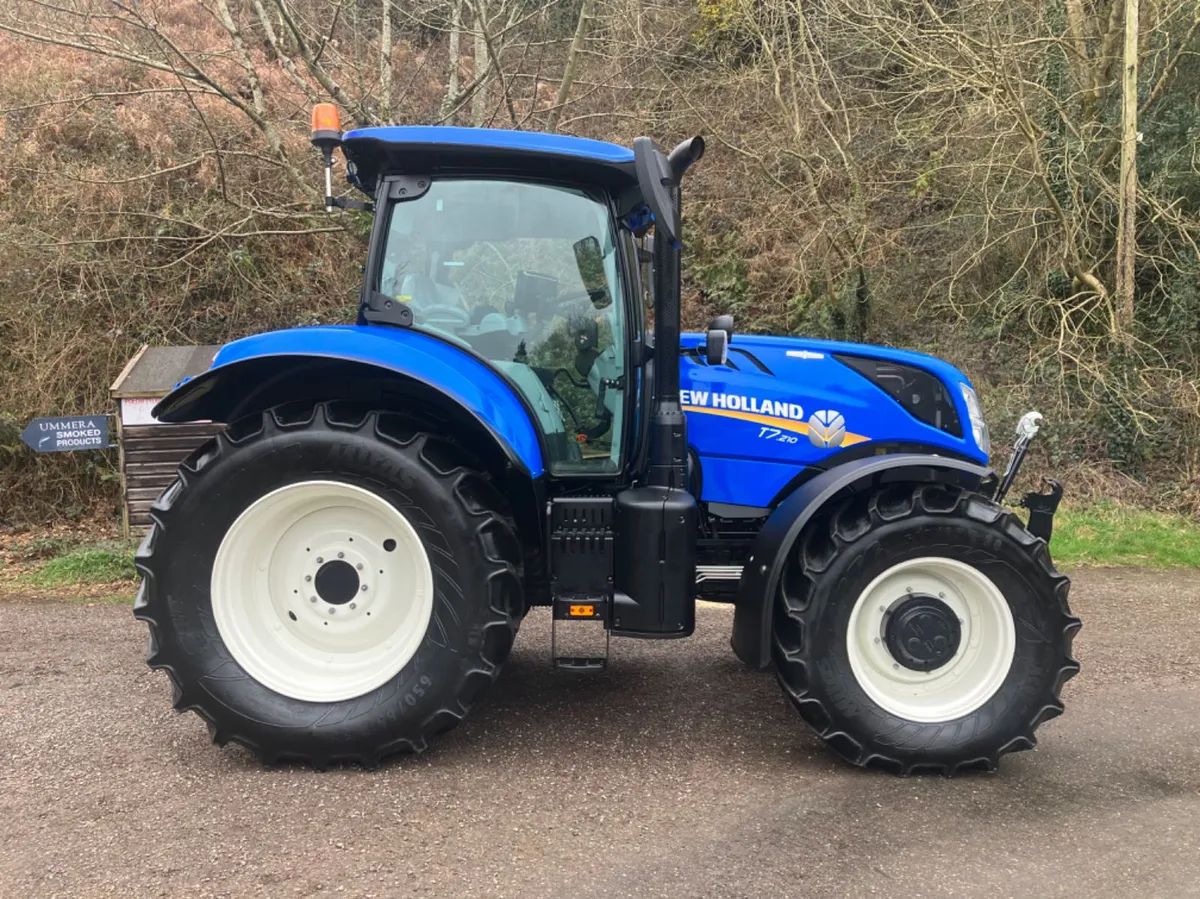 New Holland T7.210 AutoCommand 2021 - Image 2