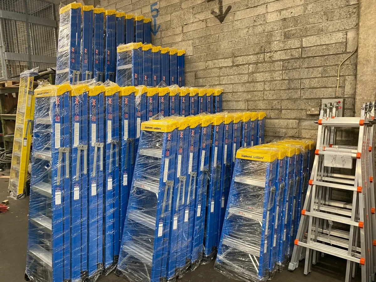 CLOW / METRIX A Frame Fibreglass Ladders.