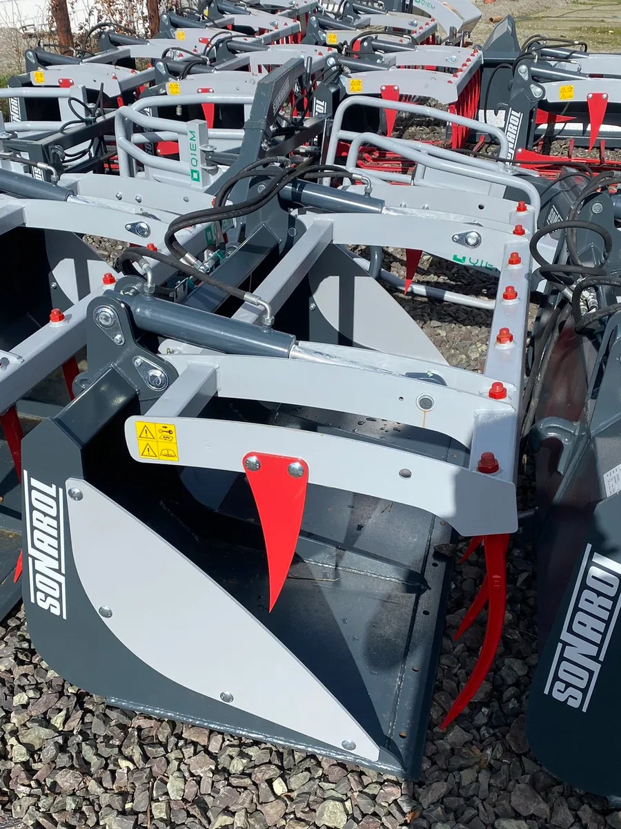 1.25 ,1.5 , 1.8 Sonarol Bucket grabs, tine grabs. - Image 2