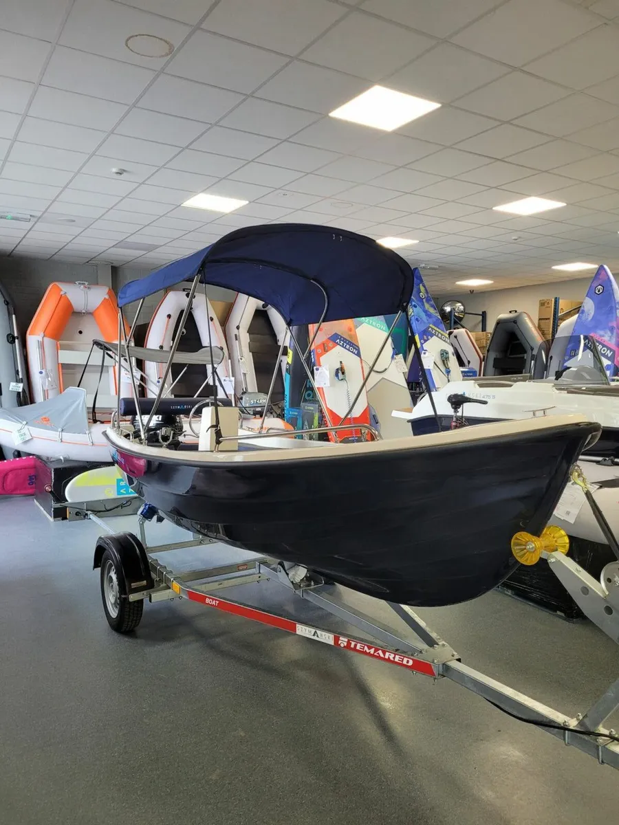 ACTIVELIFE SOLID BOAT 430 WITH OUTBOARD ENGINE SUZ