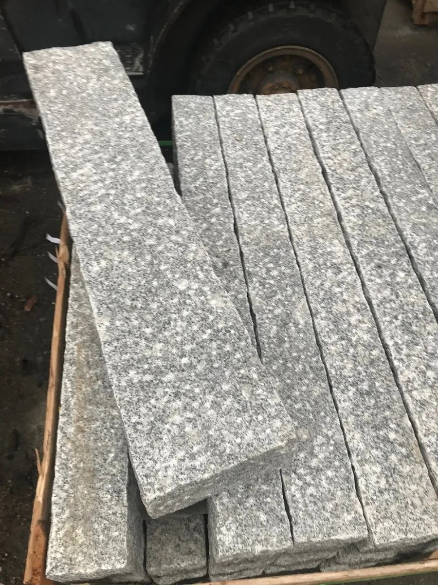 Granite kerbs - Image 1