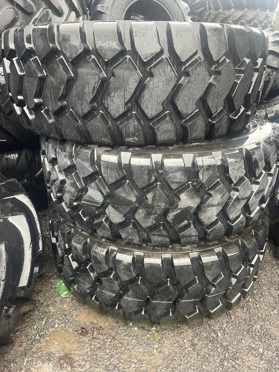 20.5/25  moxy tyres - Image 1