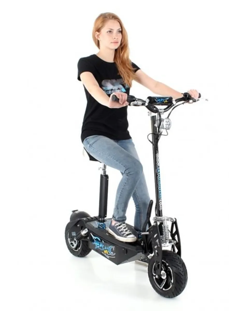 SXT 1600 WATT 55 kph Electric Scooter (DELIVERY)