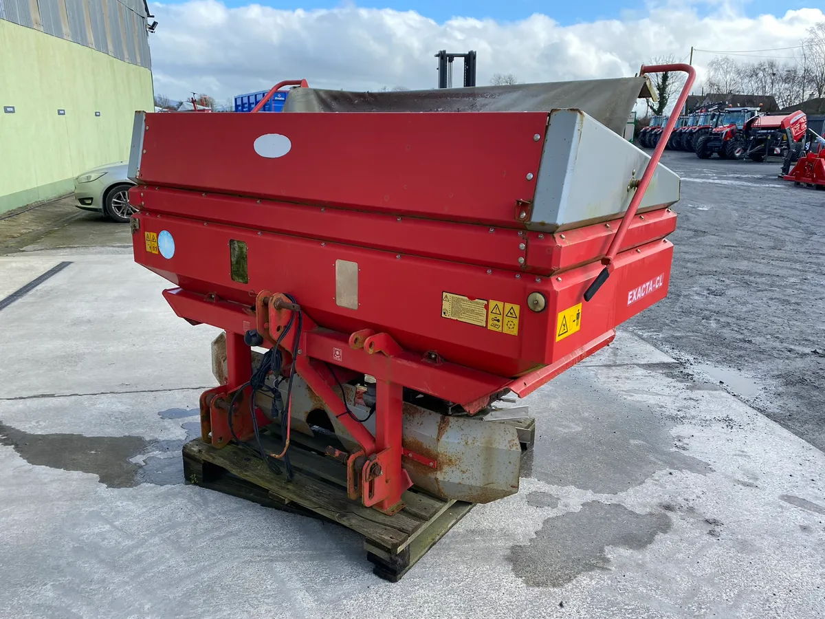 Accord Exacta-CL fertiliser spreader - Image 4