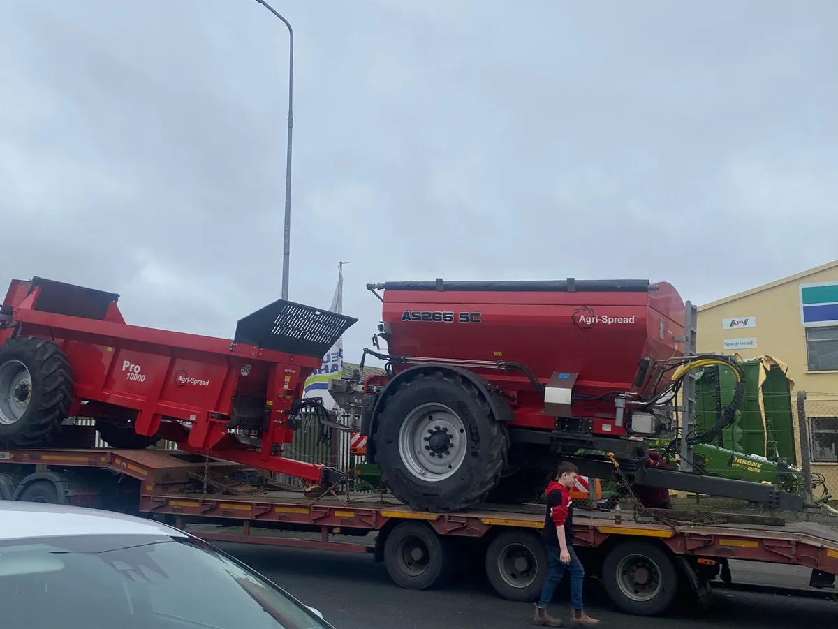 Agri-spread fert,lime,rear discharge spreaders - Image 2