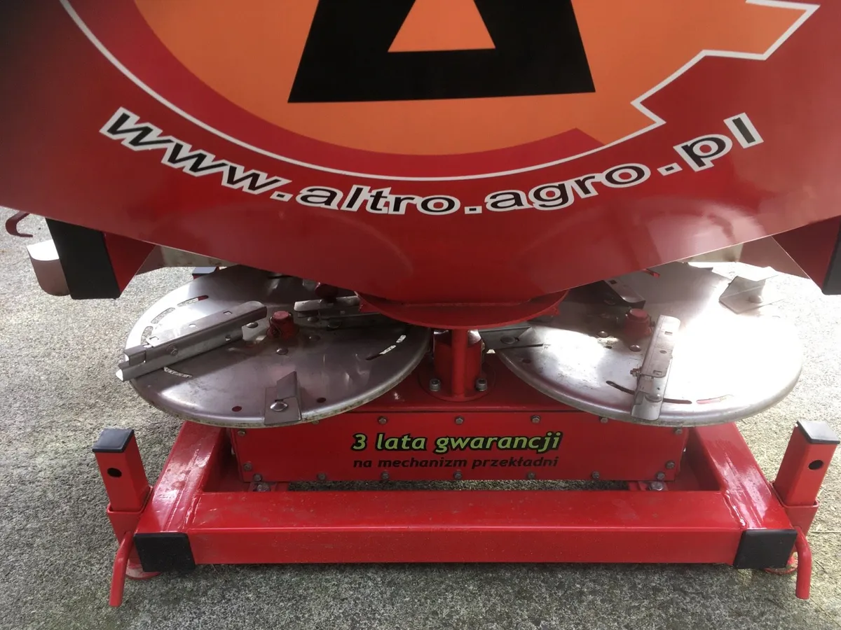 Fertilizer spreader for sale in Co. Cavan for €2,000 on DoneDeal
