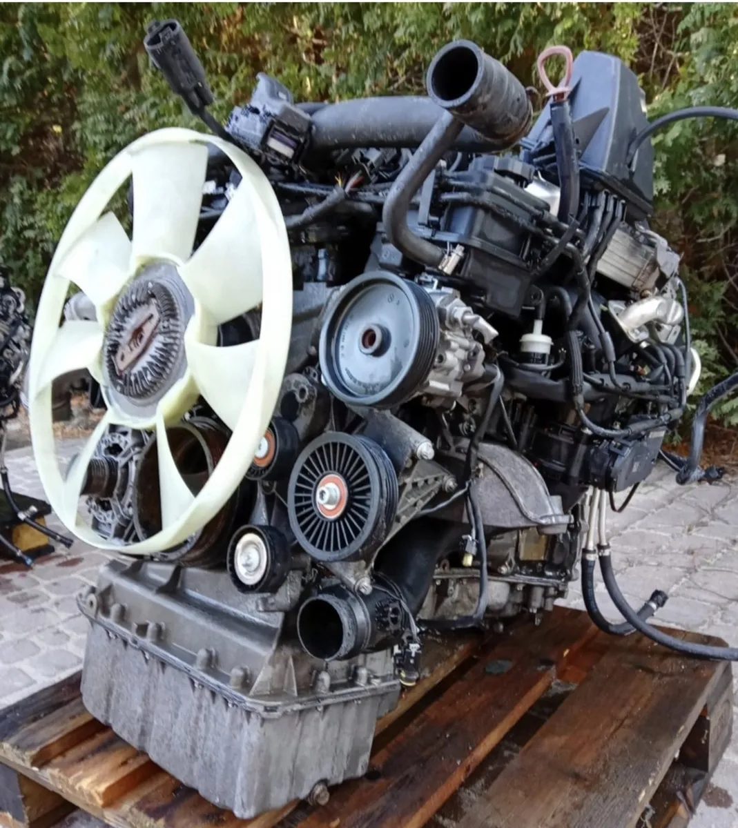 MERCEDES- Benz - ENGINES - Supply & Fit - Image 2