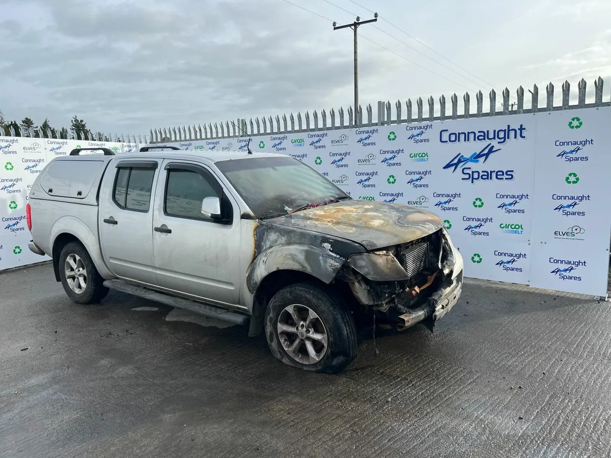 Nissan navara deals breaking for spares