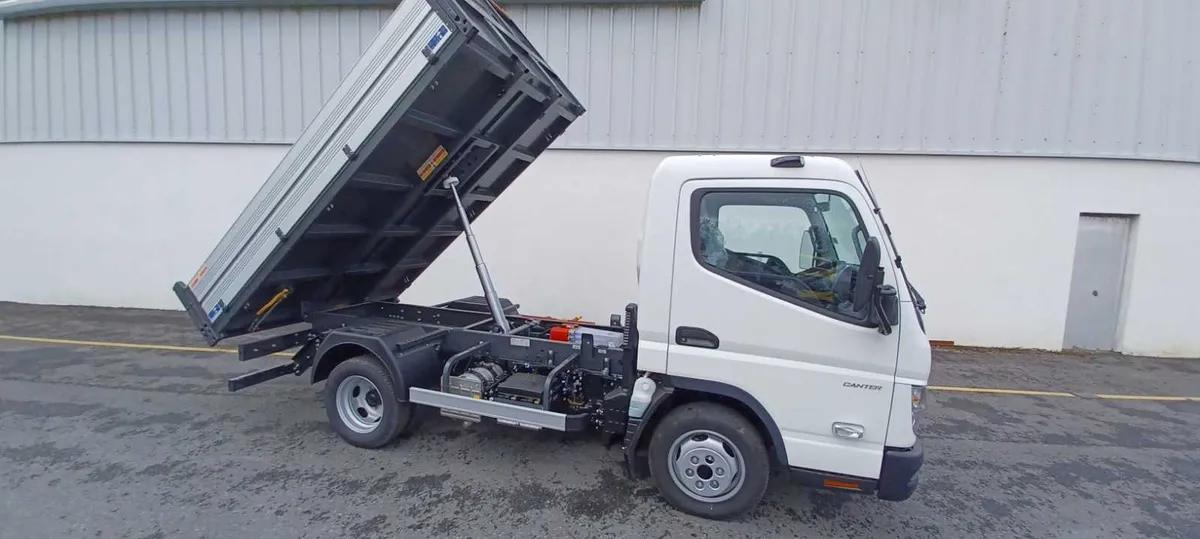 Mitsubishi Canter/fuso 3.5ton tipper in Stock Now - Image 1