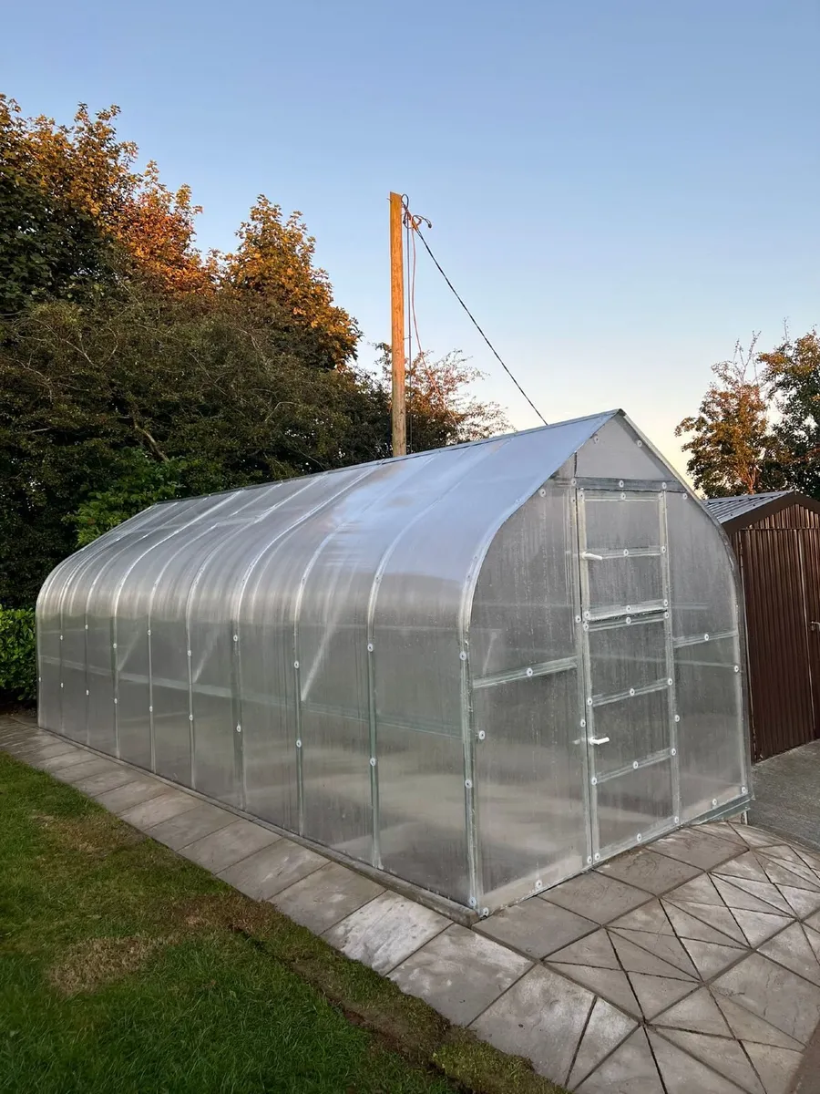 Greenhouse Raindrop polycarbonate thick sheeting - Image 1