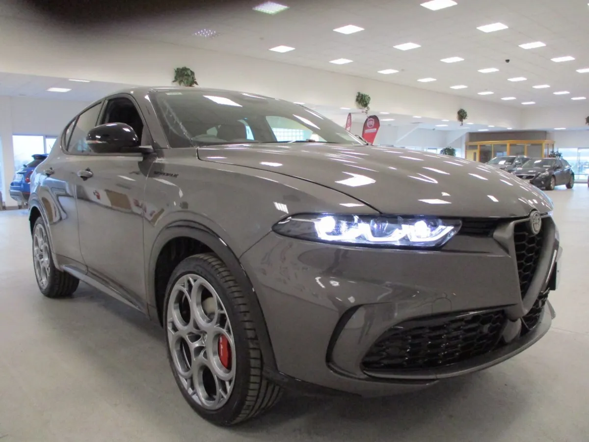 ALFA ROMEO TONALE PHEV- 252 OFFERS 3.9% FINANCE - Image 3