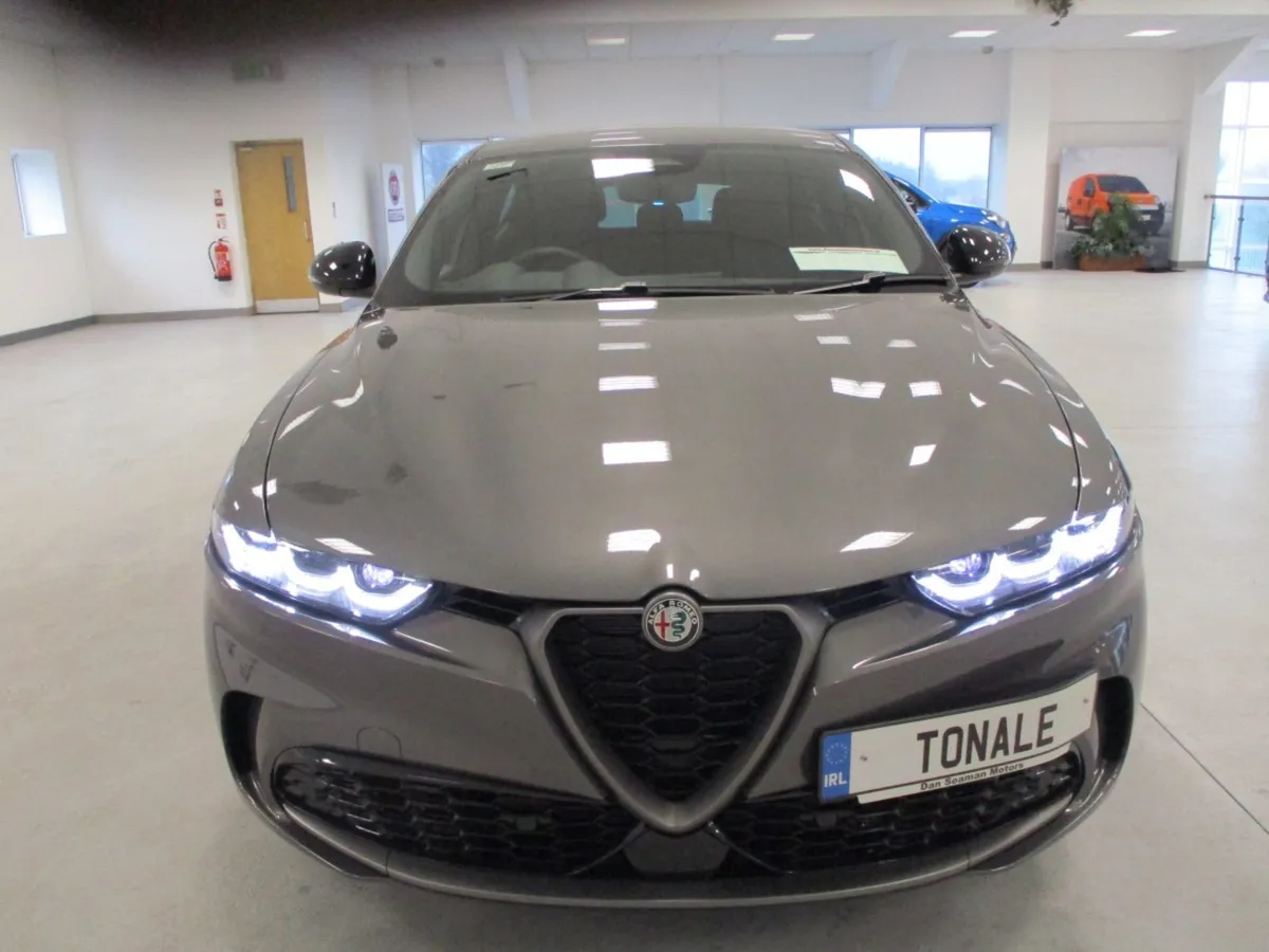 ALFA ROMEO TONALE PHEV- 252 OFFERS 3.9% FINANCE - Image 4