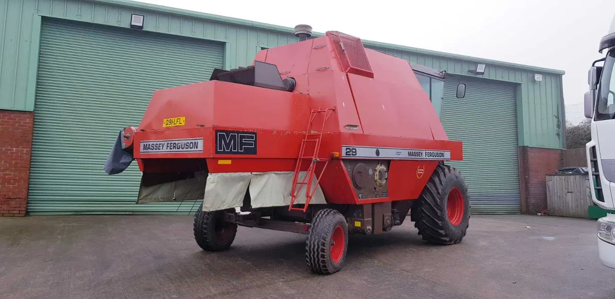 Massey Ferguson 29 Combine , Header 3.8 Meter . - Image 4