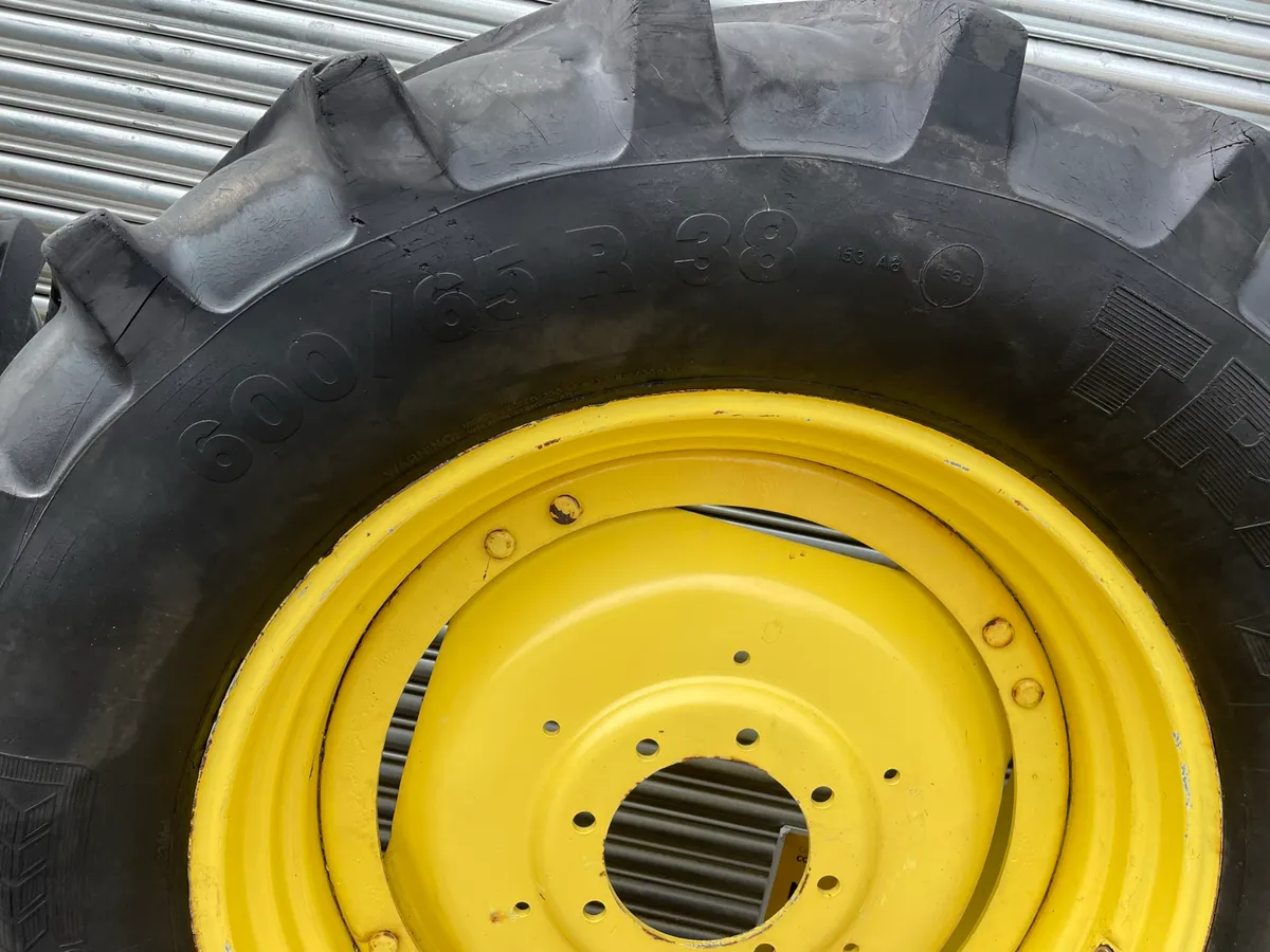 600/65/38 on John Deere rims - Image 4