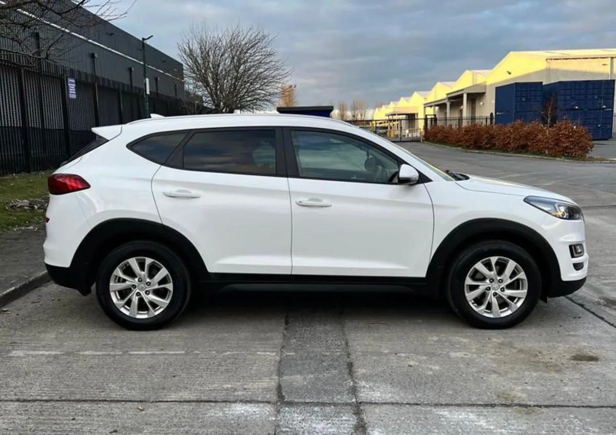 2019 Hyundai Tucson SAT NAV / LEATHER - Image 3