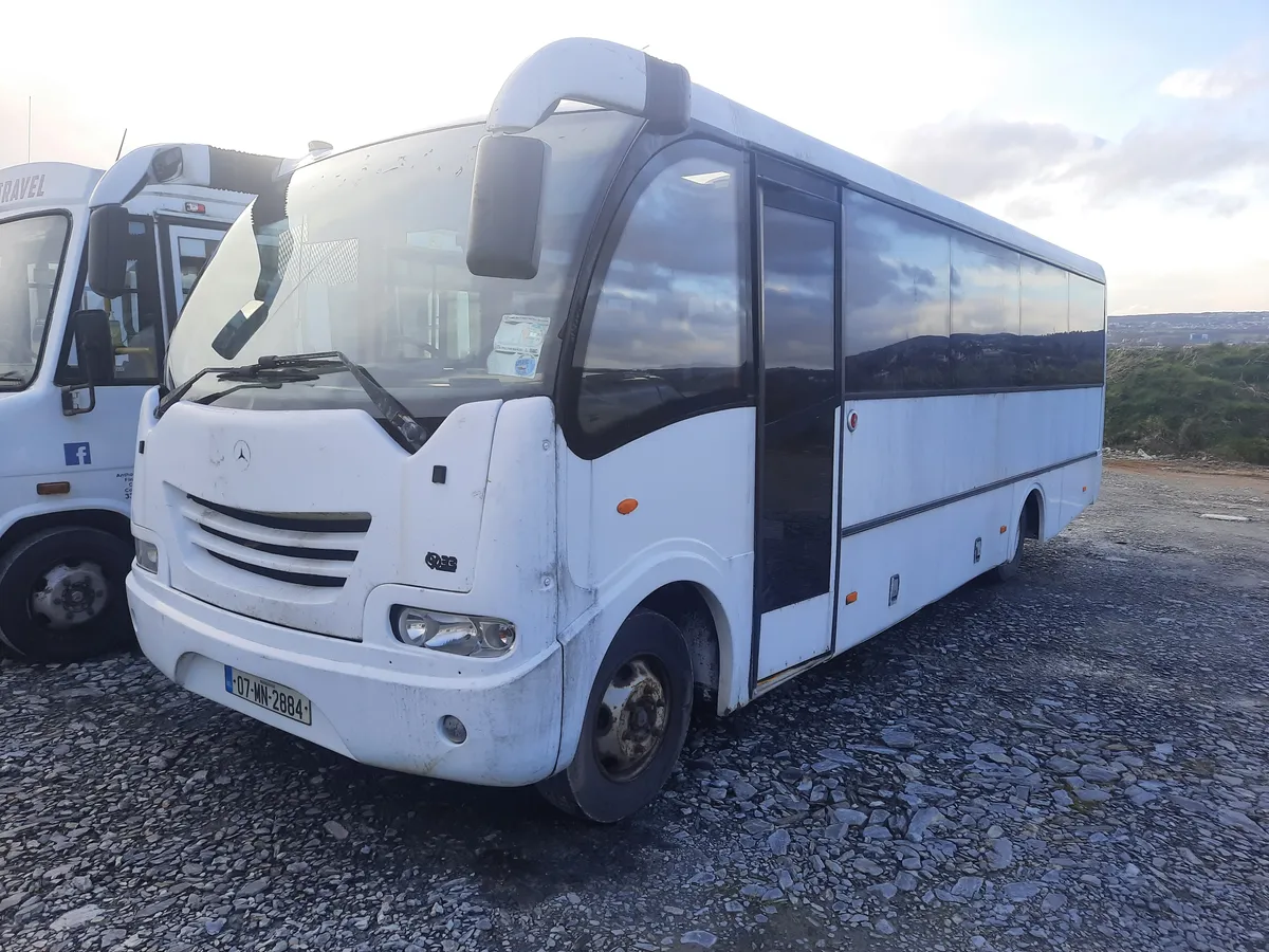 2007 Mercedes LX Euro V33 For Dismantling