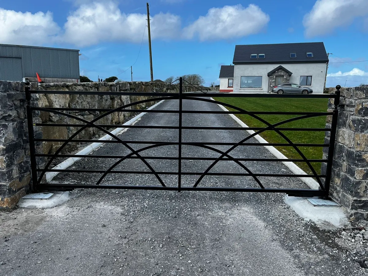 Traditional gates/cottage gates