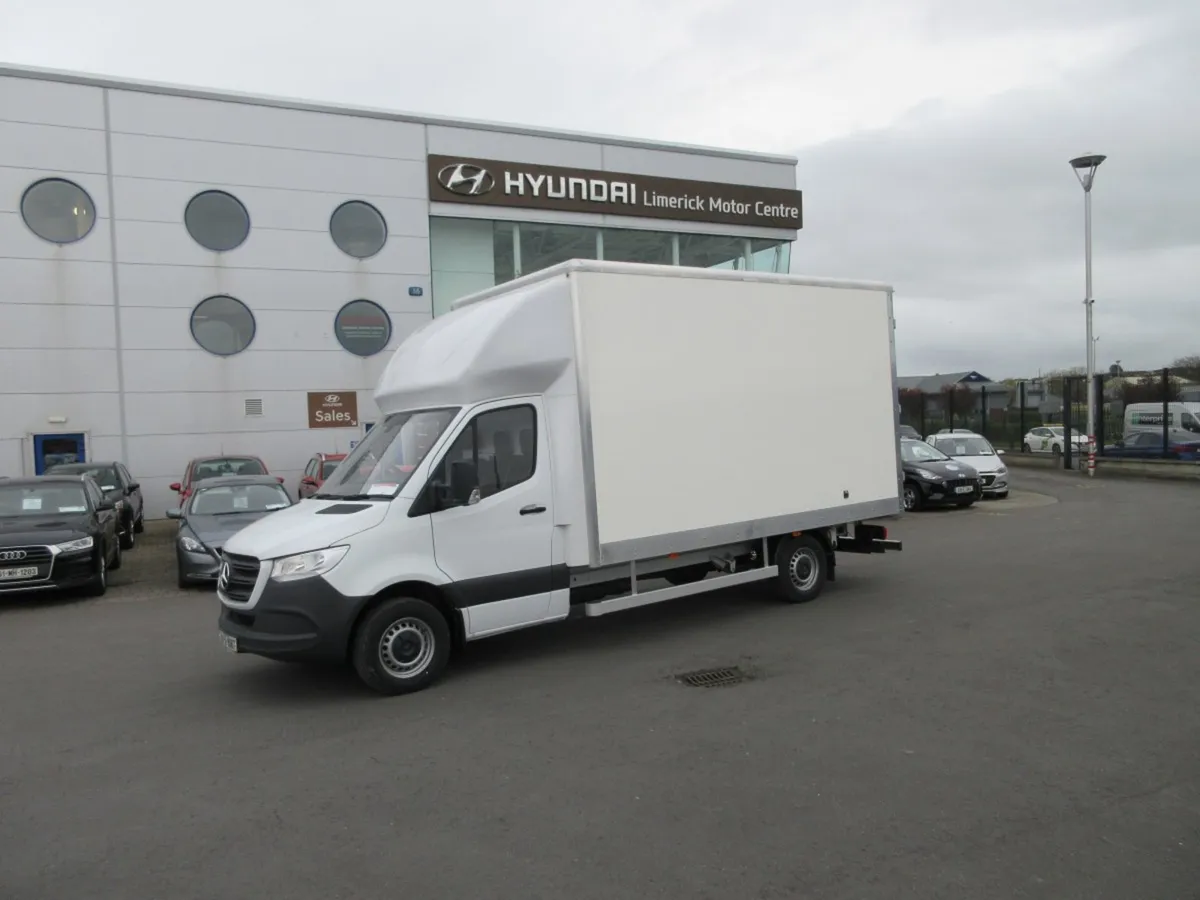 Mercedes-Benz Sprinter Sprinter 14 Foot Body