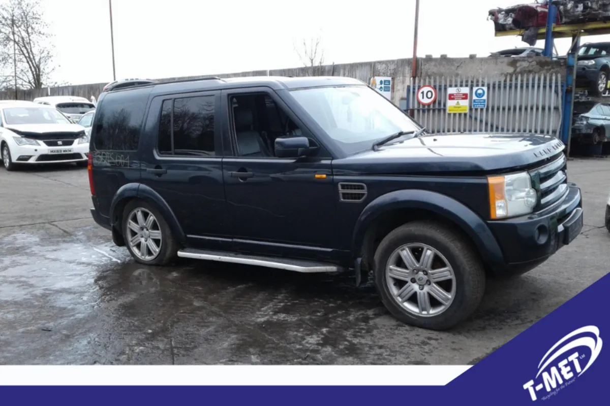 Land Rover Discovery, 2004 BREAKING FOR PARTS - Image 1