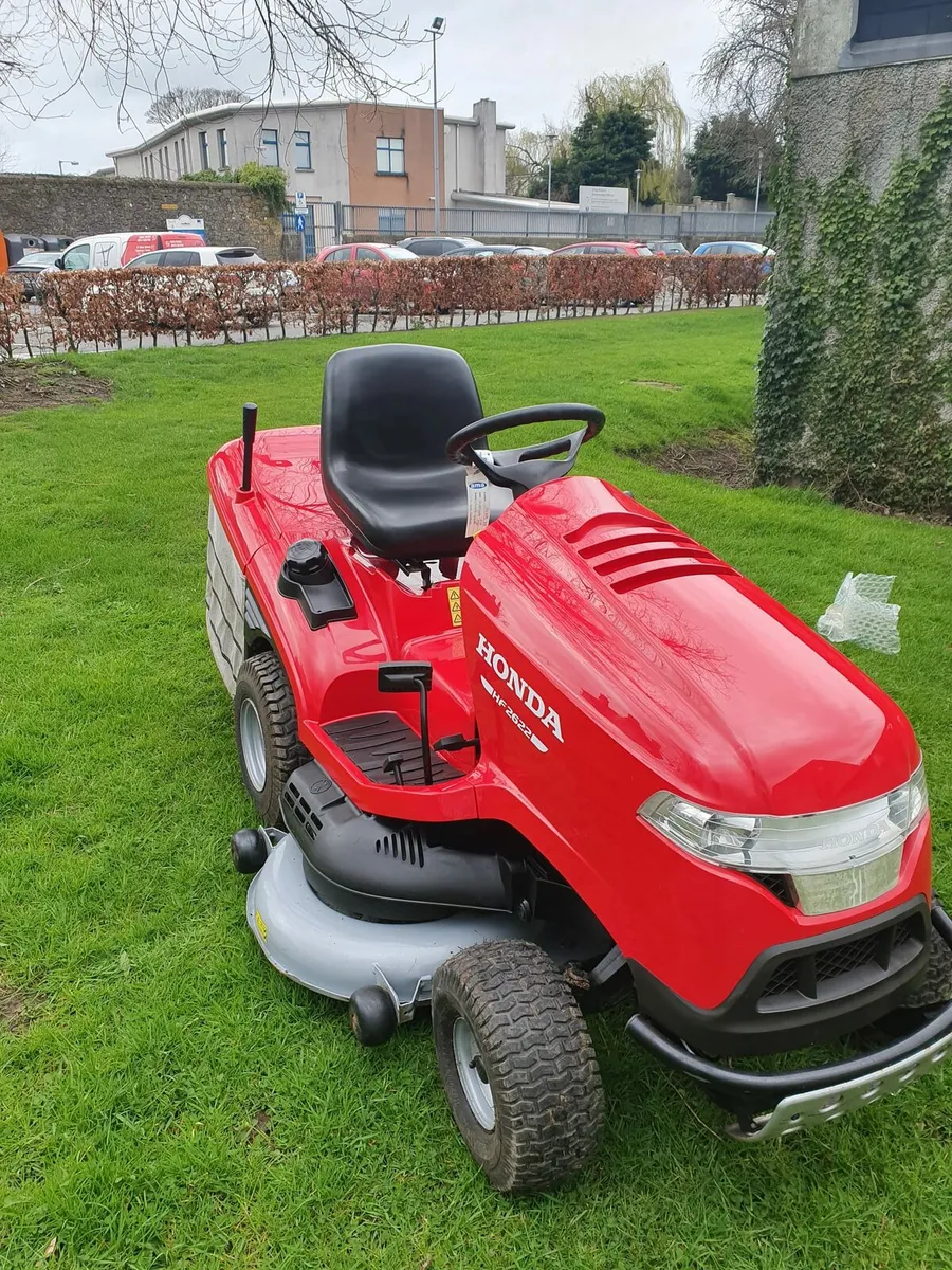 Honda 2622Tractor mower - Image 1