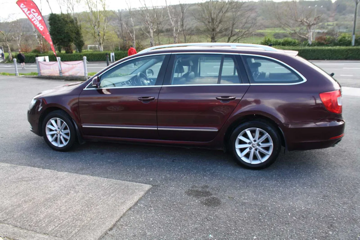 2015 Skoda Superb  Ambition 1.6TDi Estate - Image 3