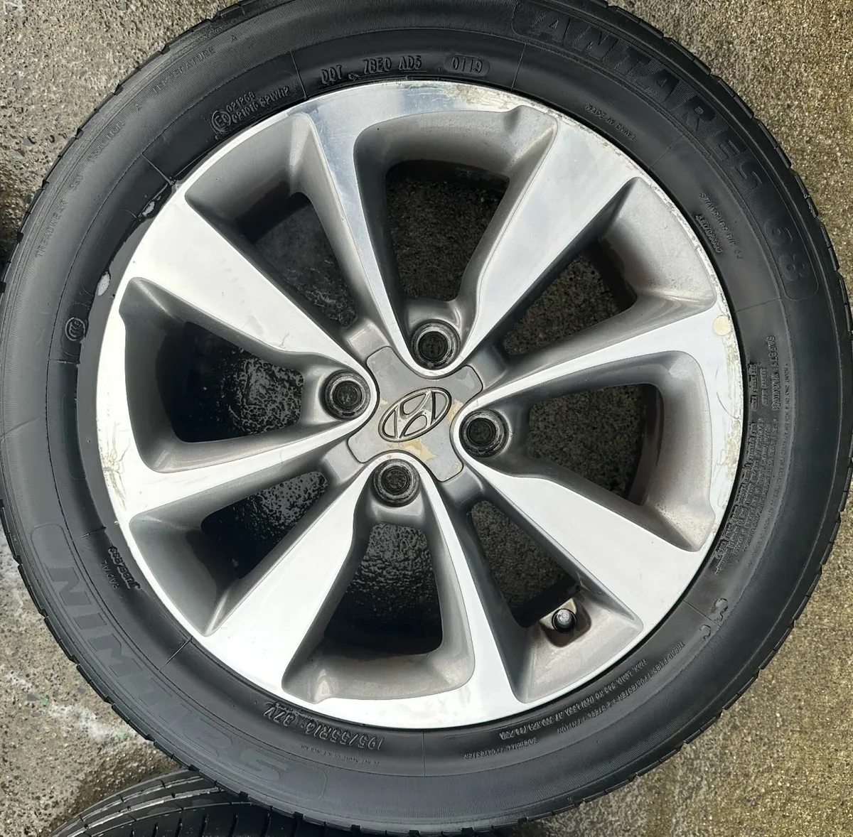 HYUNDAI 16" GENUINE ALLOY WHEELS - Image 1