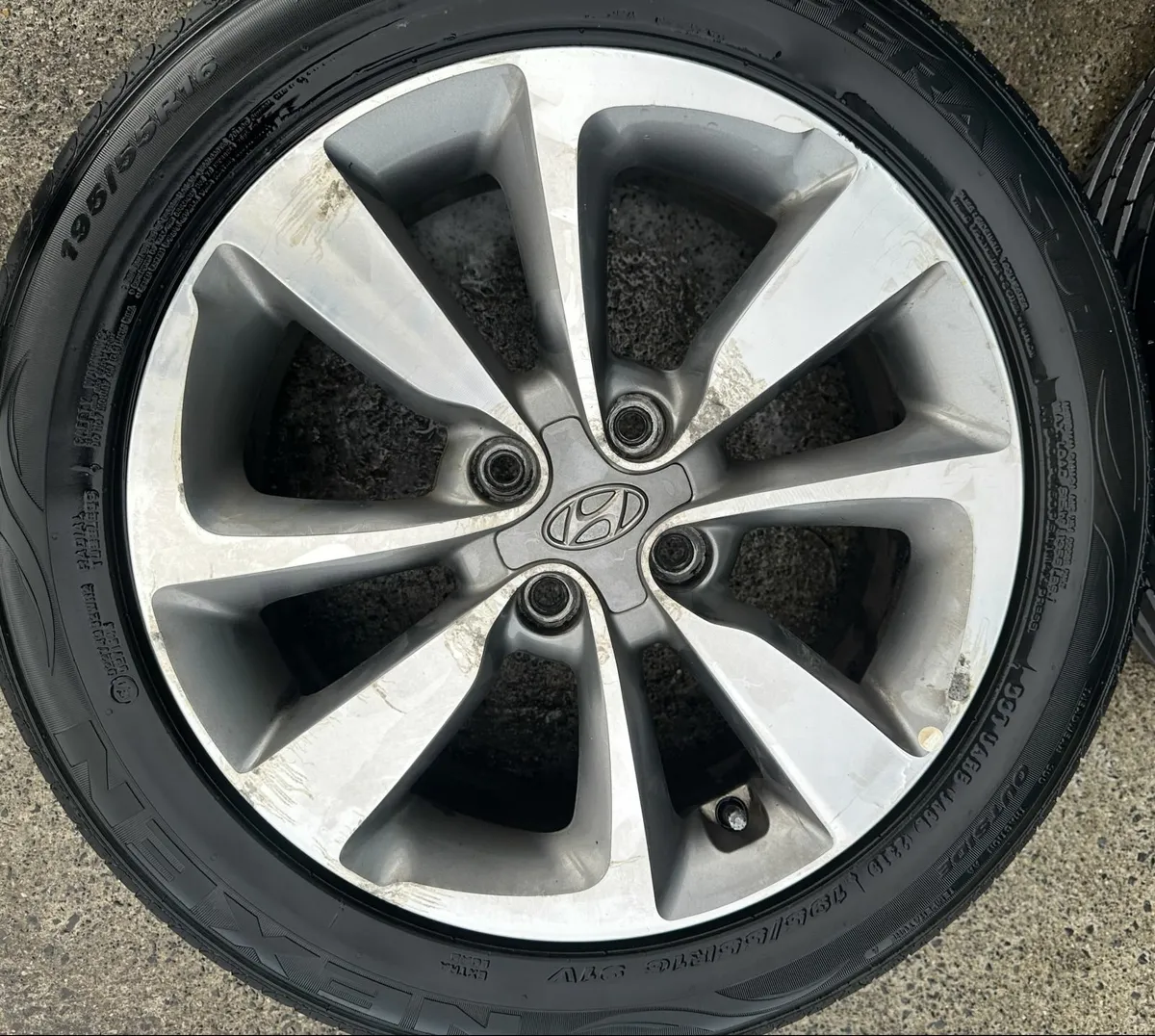 HYUNDAI 16" GENUINE ALLOY WHEELS - Image 3