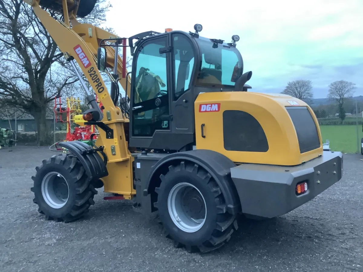 New DGM 920 Pro four wheel loader - Image 1