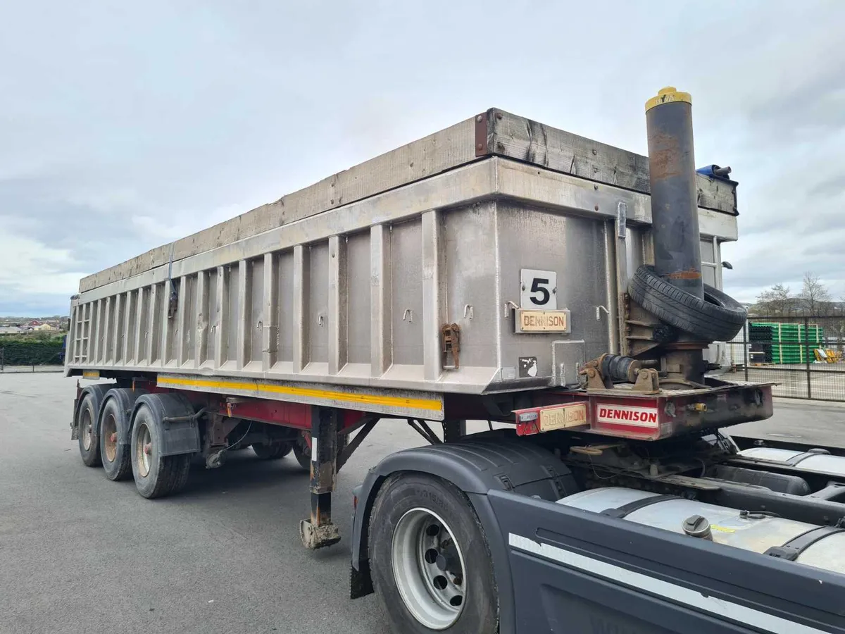 2005 DENNISON TRI AXLE AGGREGATE TIPPING TRAILER