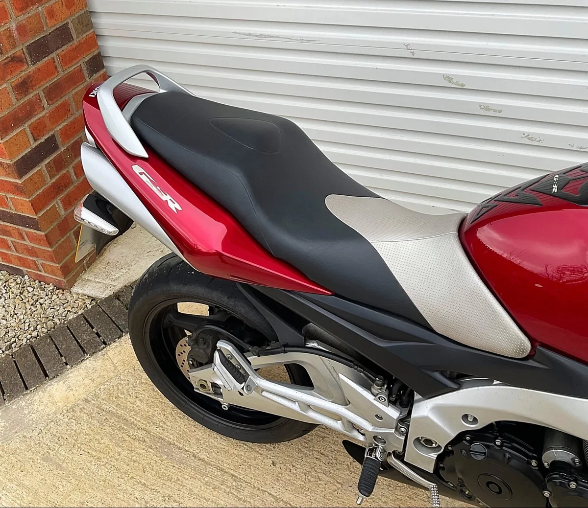 SUZUKI GSR600 BABY B-KING JUST 5400 MILES PRISTINE - Image 3