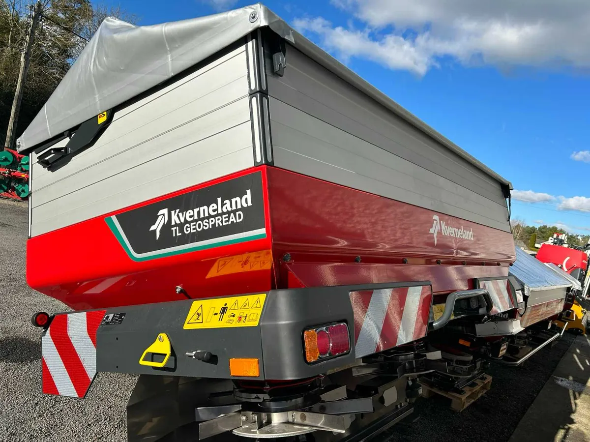 Kverneland Fertiliser Spreaders - Image 4