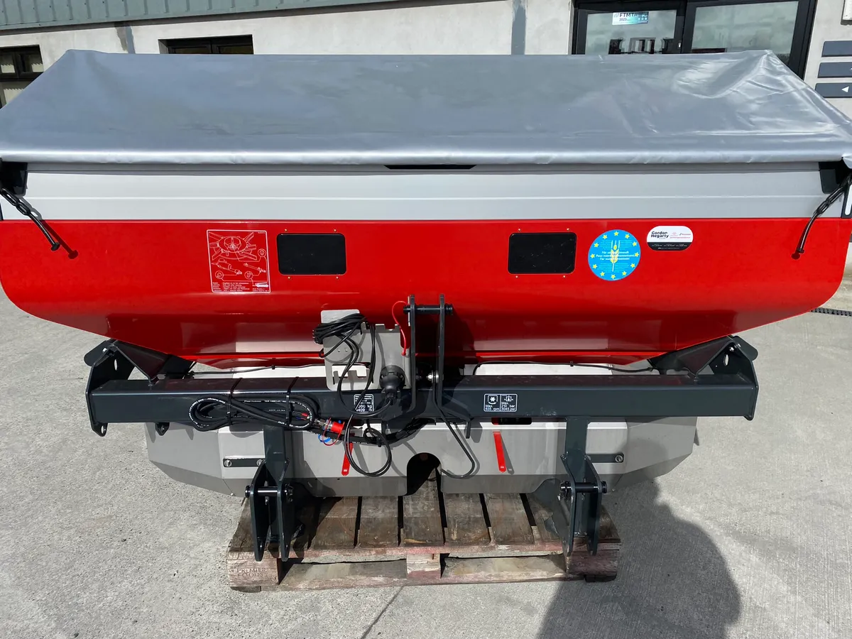 Kverneland CL fertiliser spreader - Image 2