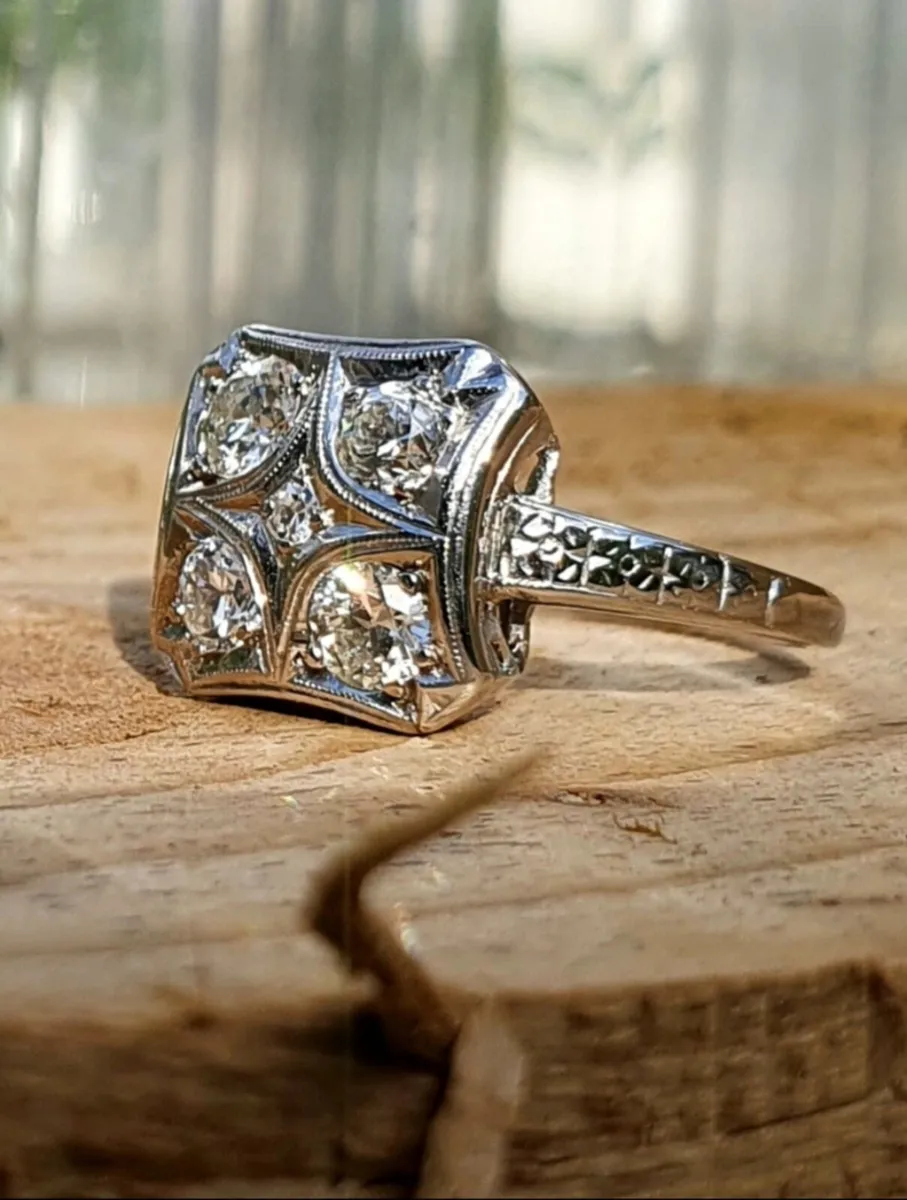 RARE QUATREFOIL DIAMOND RING - Image 1