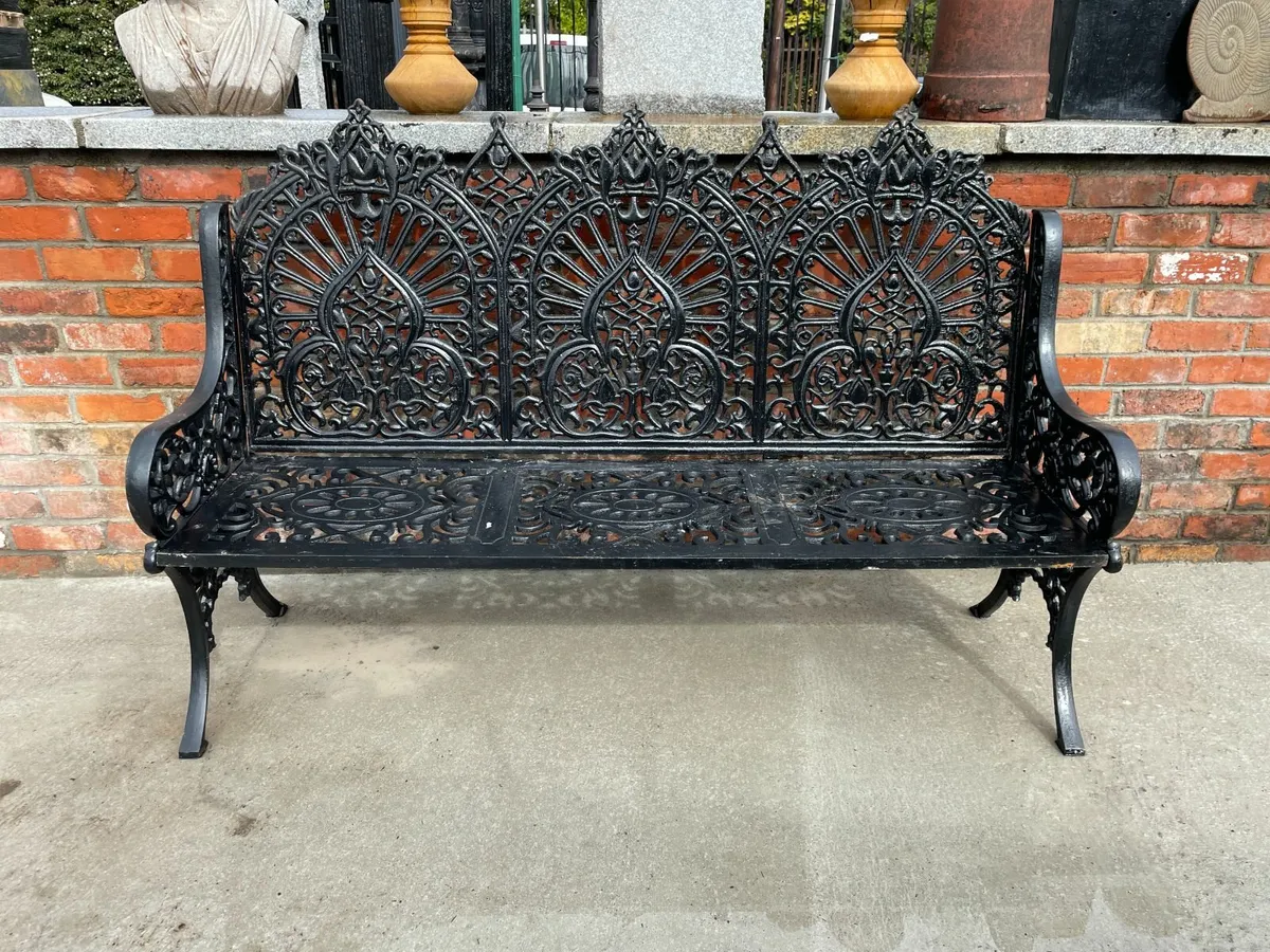 Cast iron Claddagh bench - Image 4