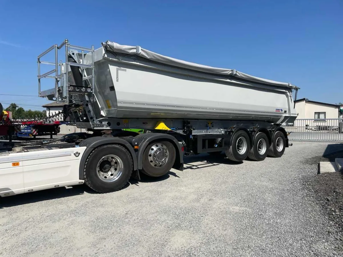 Schmitz  8.2 Indoor Tipper, In Stock - Image 3
