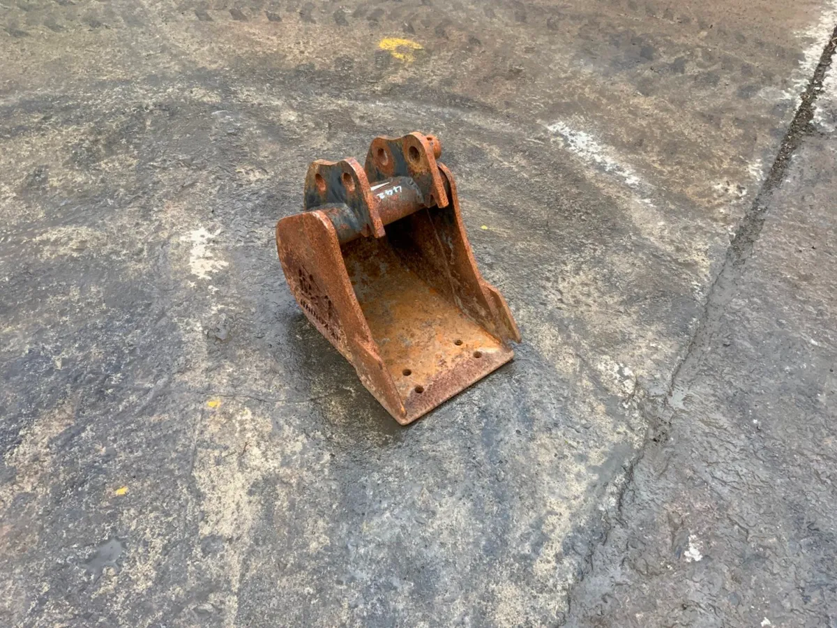 9" RHINOX MINI DIGGER BUCKET..25mm PINS...442/9 - Image 1
