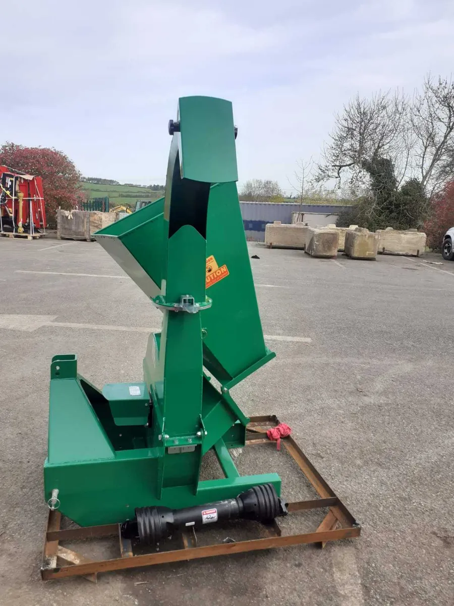 (€2357+Vat=€2900) Clontrac 8" Chipper - Image 3