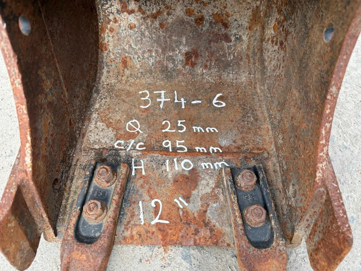 **... 12" .... MINI DIGGER BUCKET.....25mm....374 - Image 2