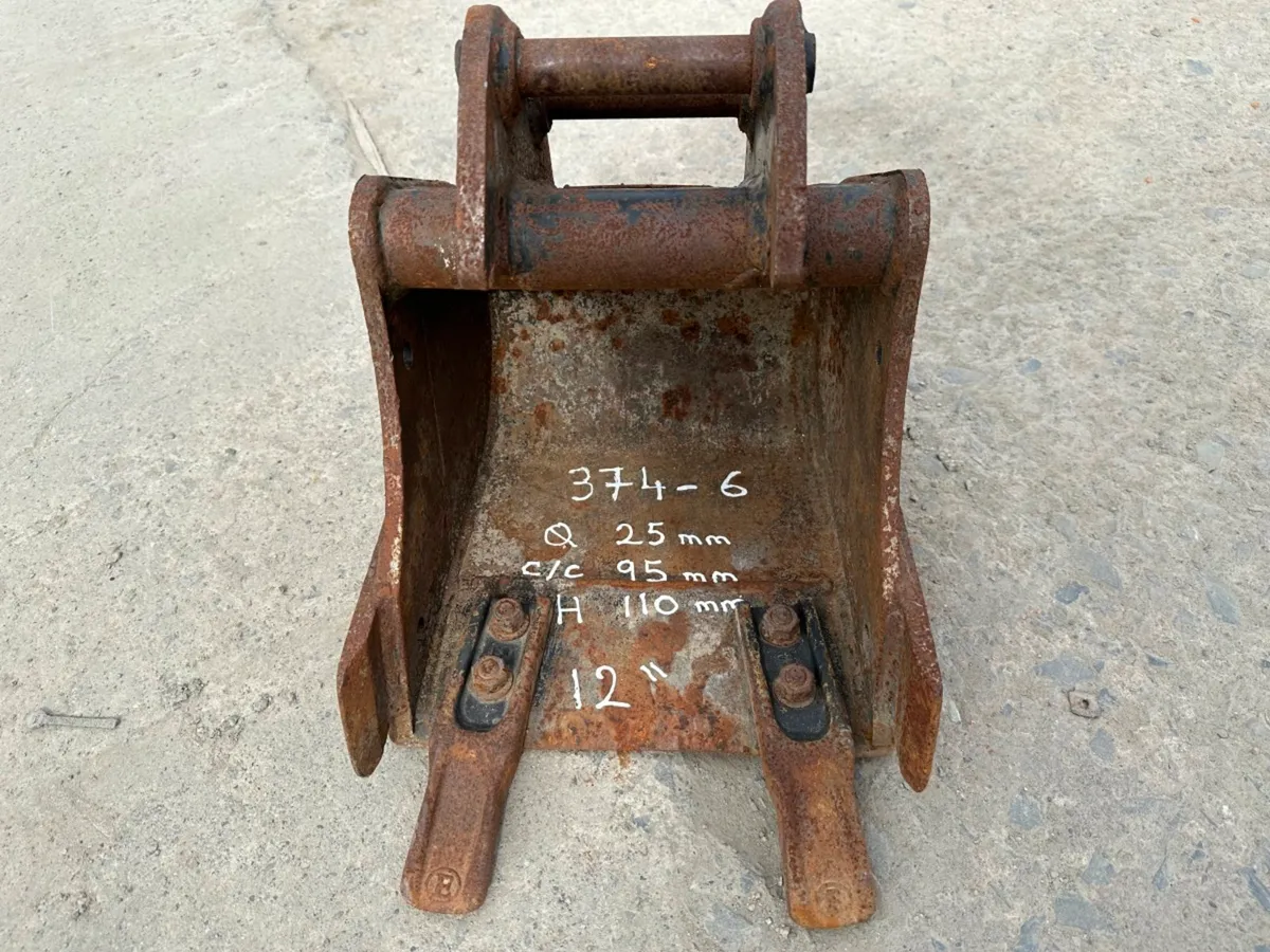 **... 12" .... MINI DIGGER BUCKET.....25mm....374 - Image 4