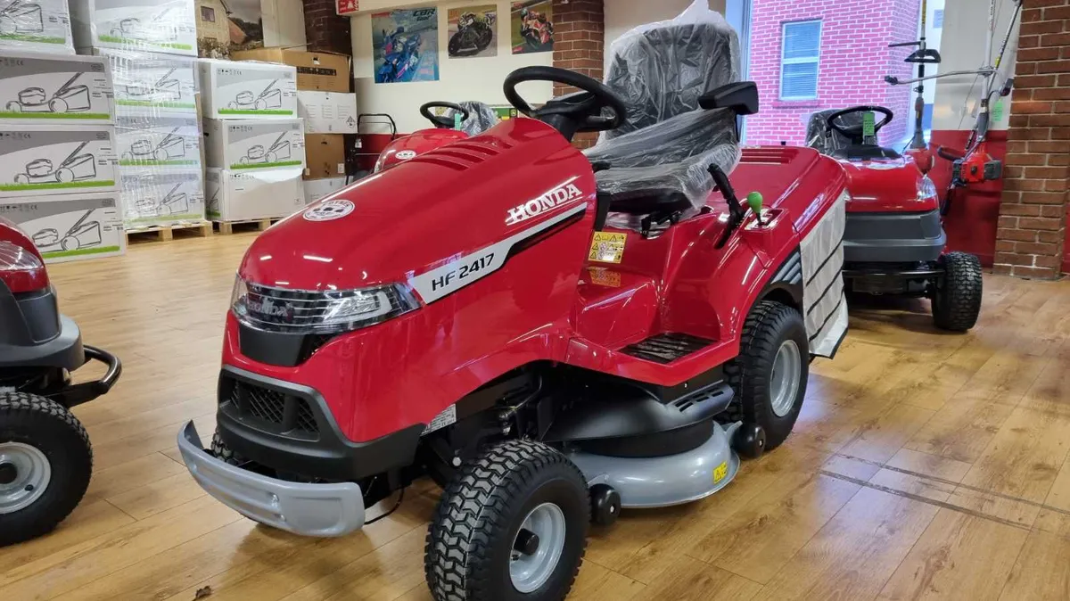 Honda HF2417 Ride on Lawnmower SALE! - Image 1