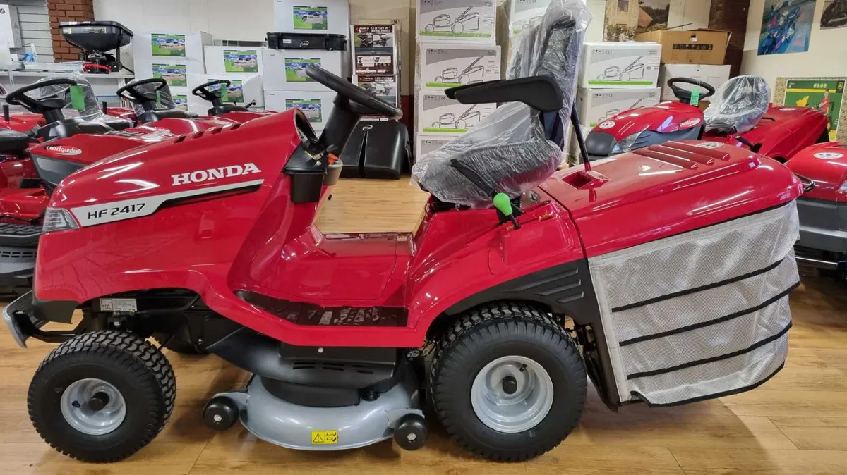 Honda HF2417 Ride on Lawnmower SALE! - Image 3