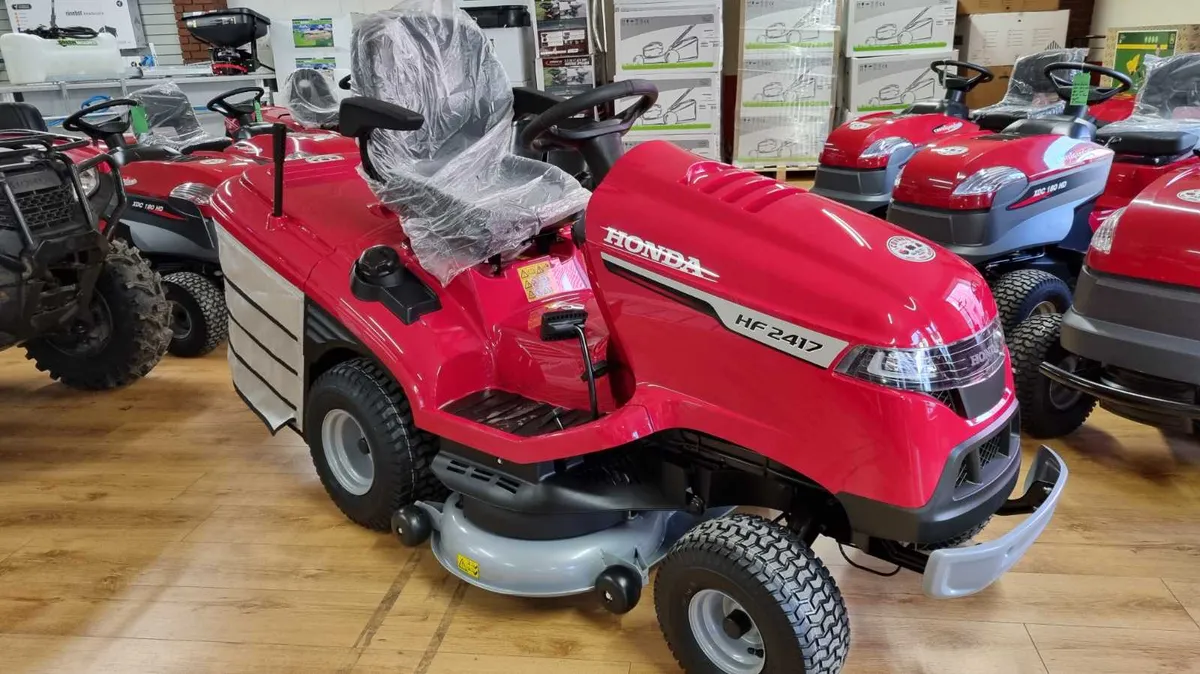 Honda HF2417 Ride on Lawnmower SALE! - Image 4