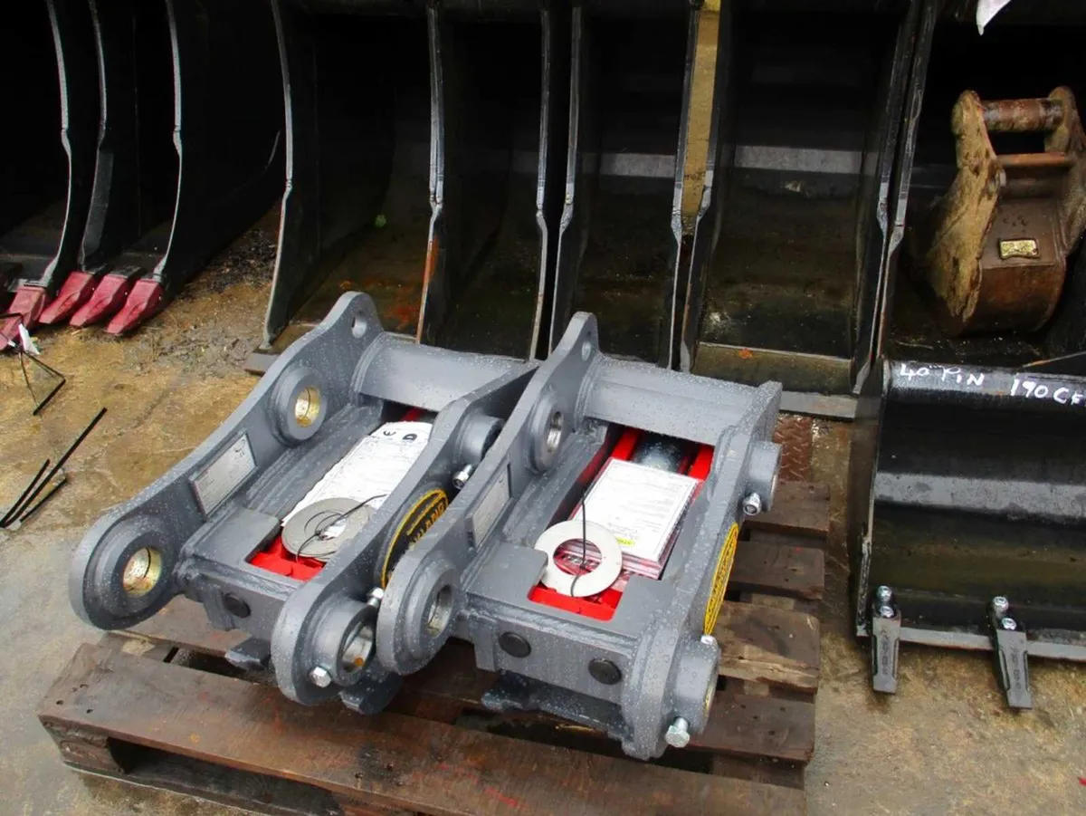 Double Lock Hydraulic Hitches