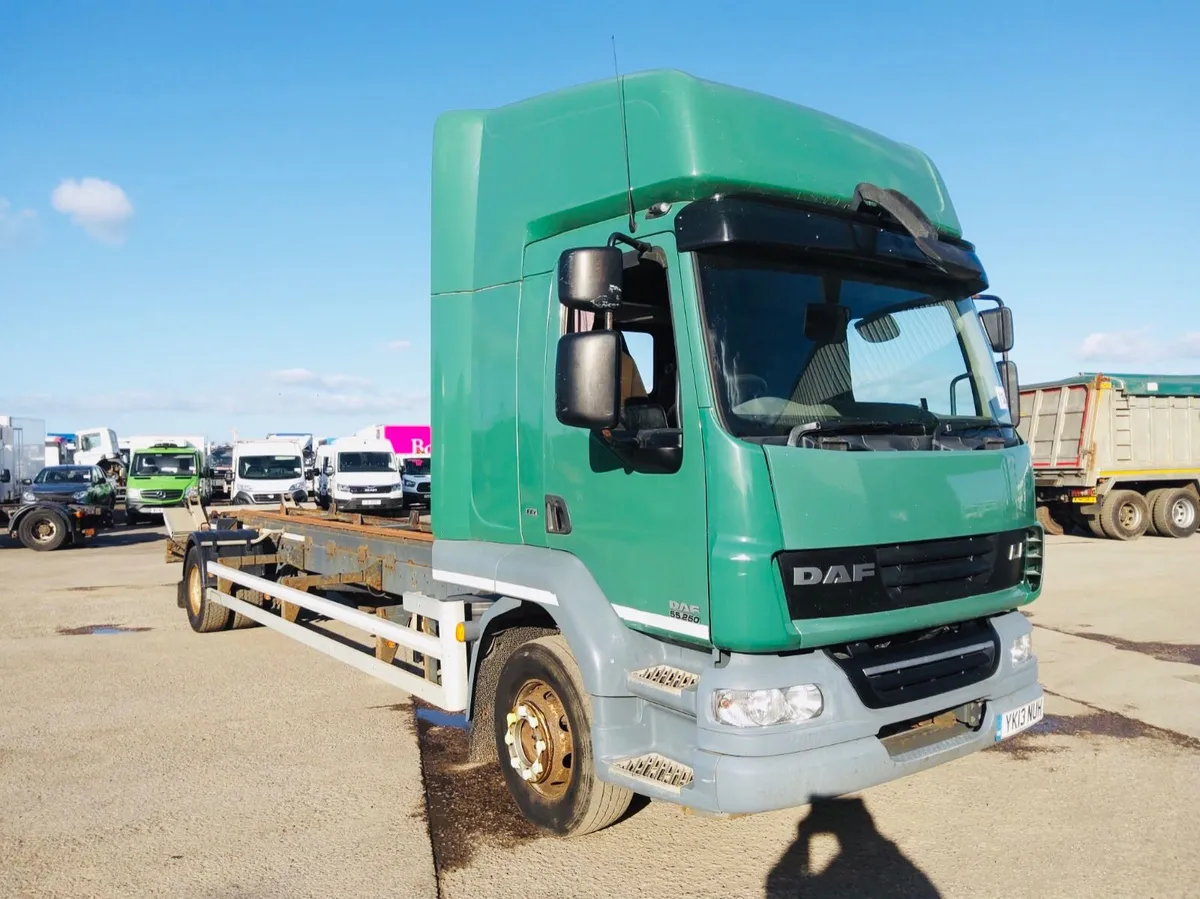 2013 DAF LF55/250 14T Double Sleeper Chassis Cab